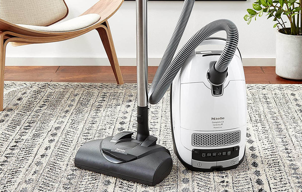 Review Miele C3 Cat and Dog Vacuum / Pure Joy Pivot or Die