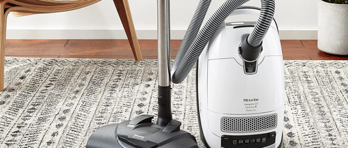 Miele Complete C3 Cat & Dog Canister Vacuum